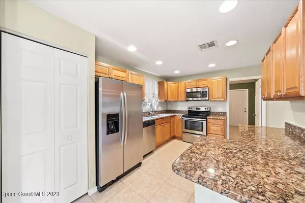 Rockledge, FL 32955,945 Kings Post RD