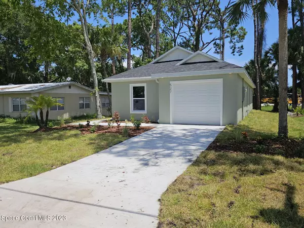 527 Lenore AVE, Titusville, FL 32796