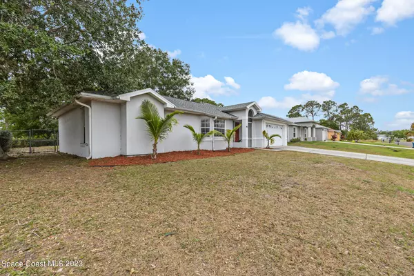 2380 Rhinehart RD SE, Palm Bay, FL 32909