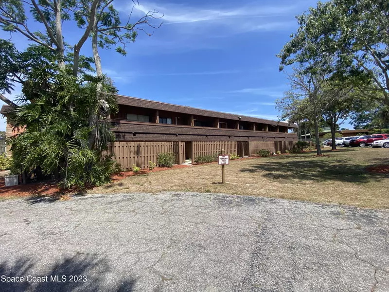 2180 Country Club DR #213, Titusville, FL 32780