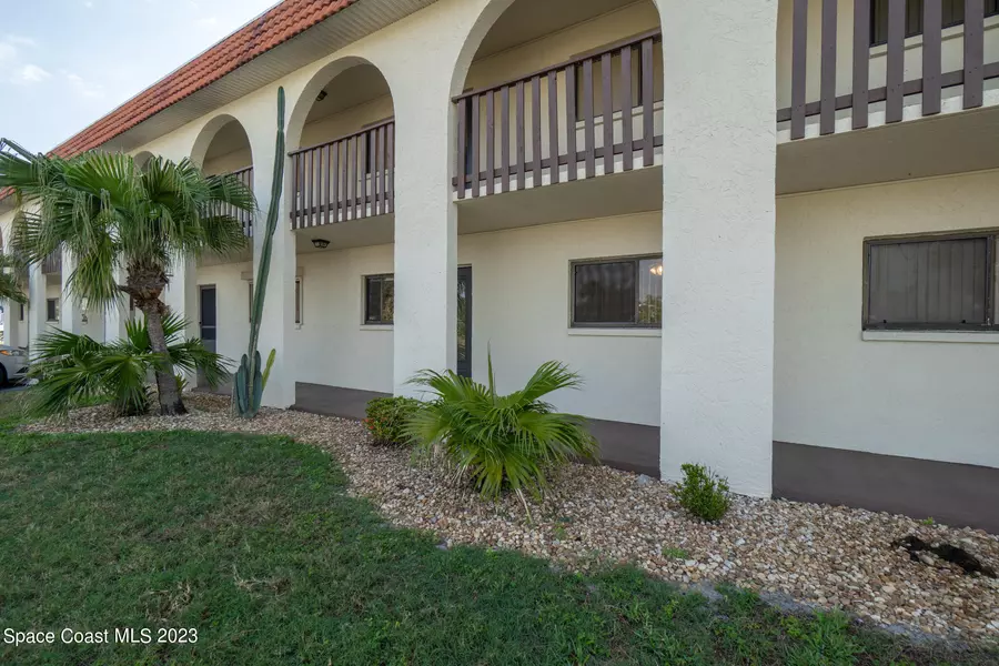 6655 Ridgewood AVE #104, Cocoa Beach, FL 32931