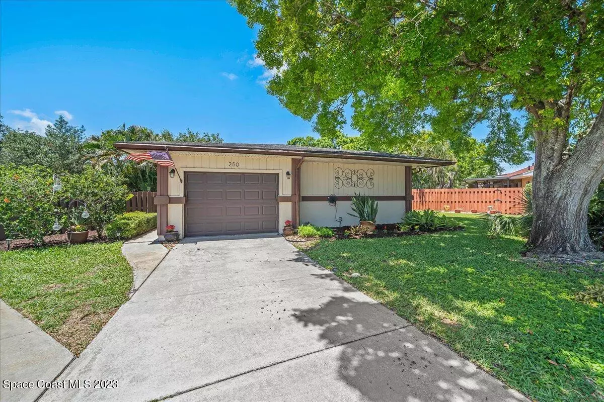 Melbourne, FL 32940,250 Applewood CIR