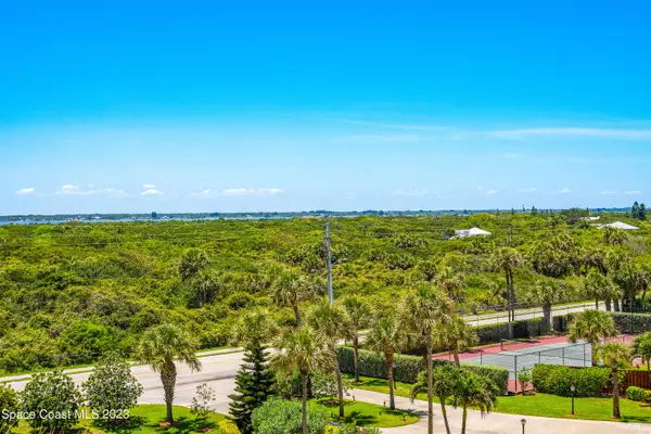 Melbourne Beach, FL 32951,6309 S Highway A1a ## 351