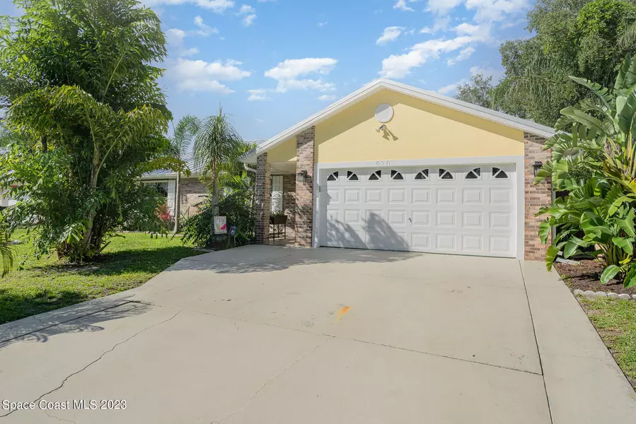 670 Seaport SE, Palm Bay, FL 32909