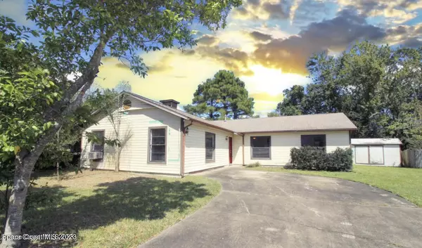 1719 Saratoga DR, Titusville, FL 32796