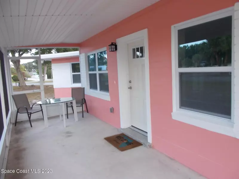 3755 Lakeview DR, Sebastian, FL 32976