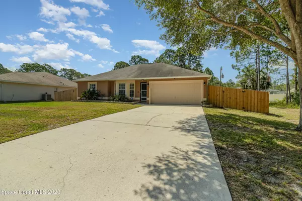 626 Gagnon ST SE, Palm Bay, FL 32909