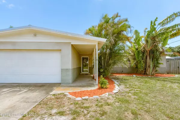 135 Orange LN, Merritt Island, FL 32953