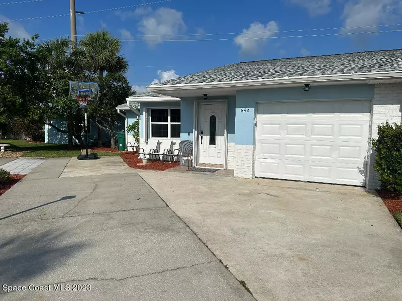 642 Desoto LN, Indian Harbour Beach, FL 32937