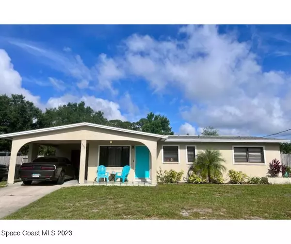 555 Mendel LN, Titusville, FL 32796