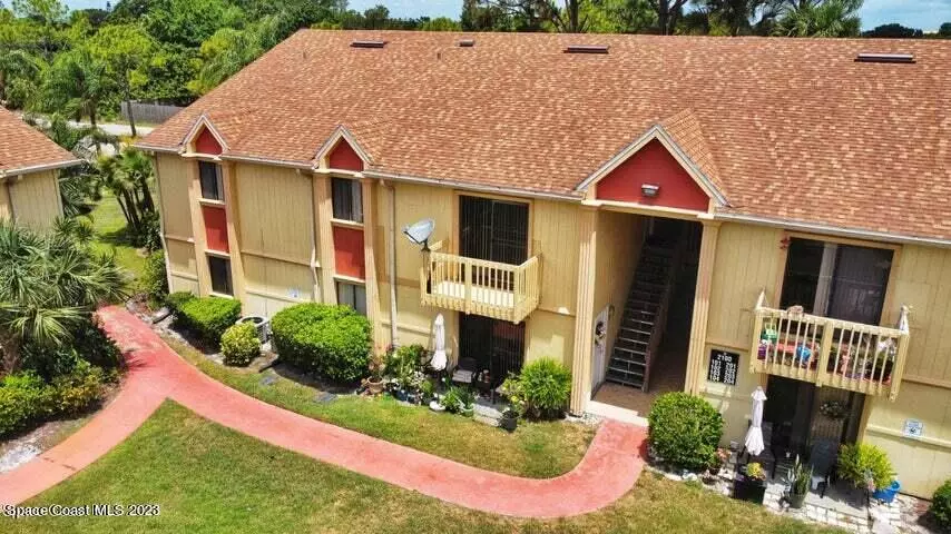 2100 Forest Knoll DR NE #203, Palm Bay, FL 32905