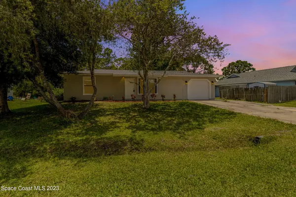 1294 Lamplighter DR NW, Palm Bay, FL 32907