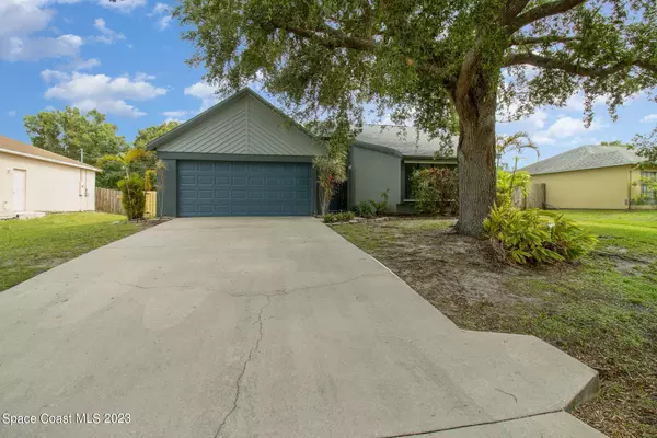 1626 Lara ST NE, Palm Bay, FL 32907