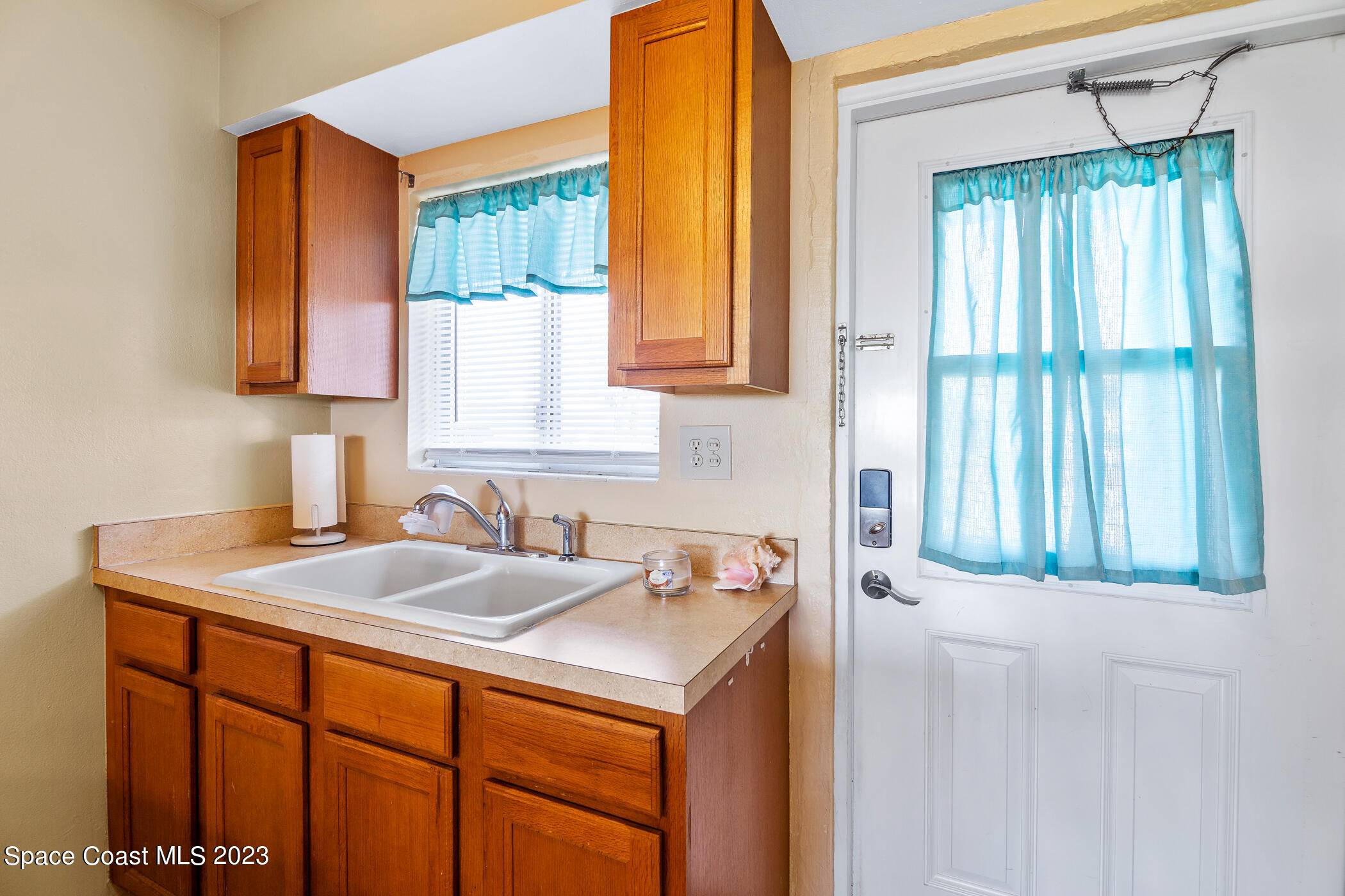 Cocoa Beach, FL 32931,1 N 1st ST #7