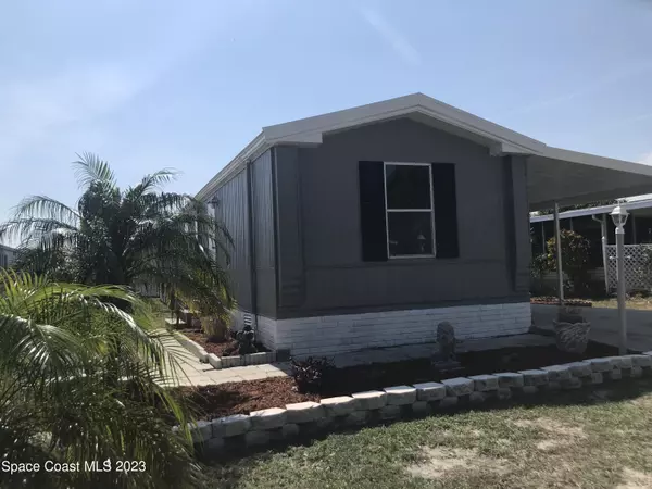 620 Papaya CIR, Sebastian, FL 32976