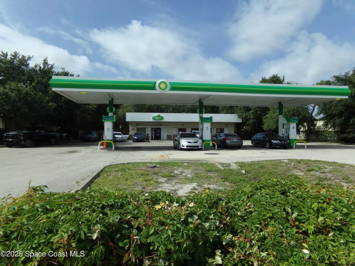 Melbourne, FL 32901,653 E University BLVD