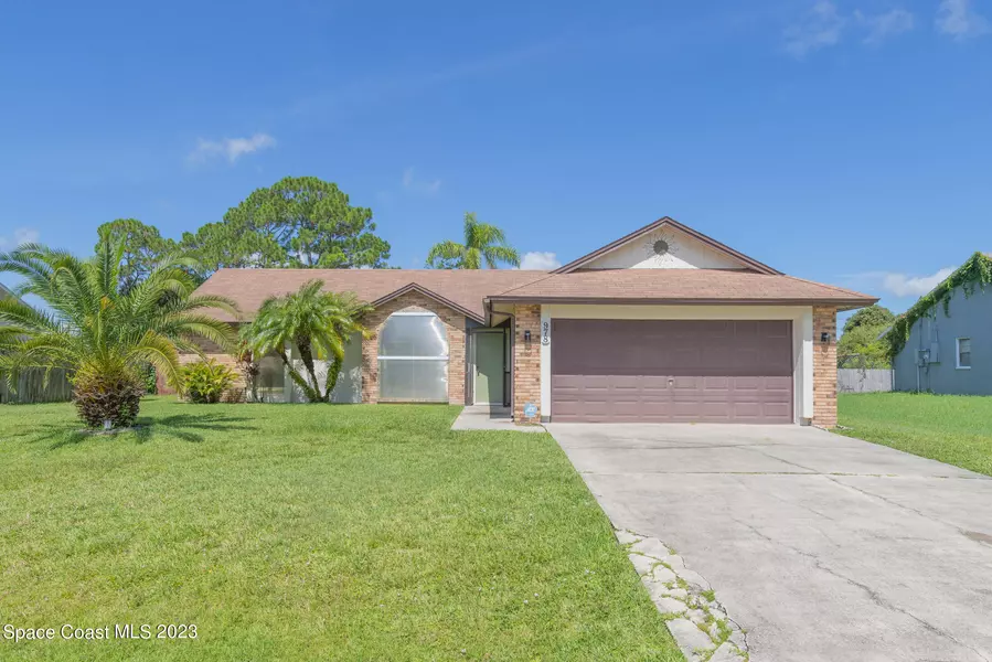 978 Locust AVE NW, Palm Bay, FL 32907