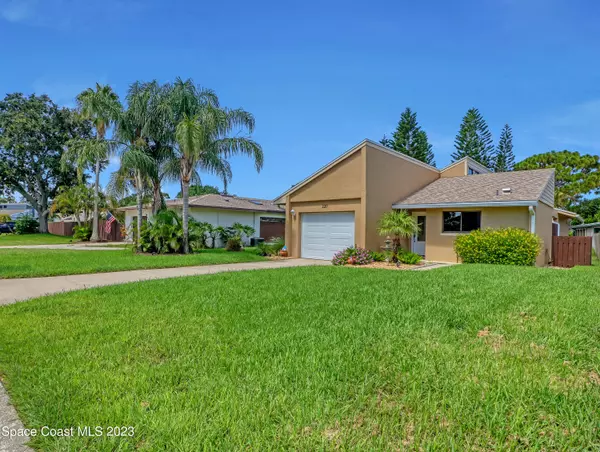 Melbourne, FL 32940,220 Applewood CIR