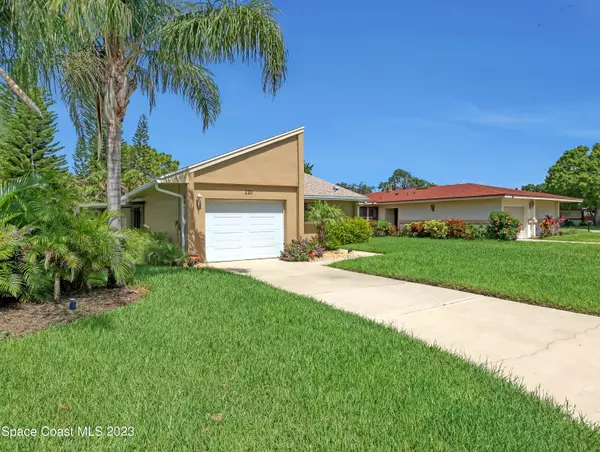 Melbourne, FL 32940,220 Applewood CIR