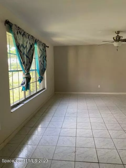 Palm Bay, FL 32905,927 Mariposa DR NE