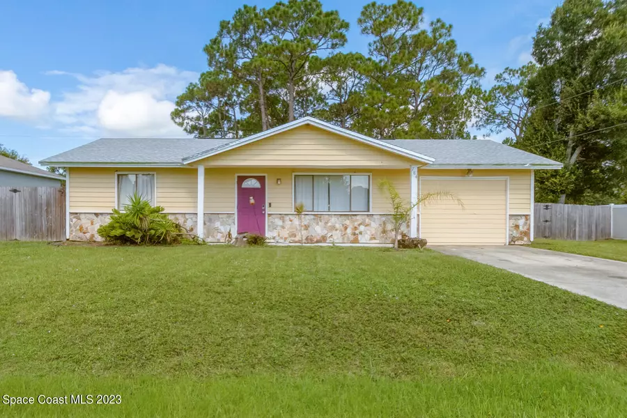 784 Trinidad AVE SE, Palm Bay, FL 32909