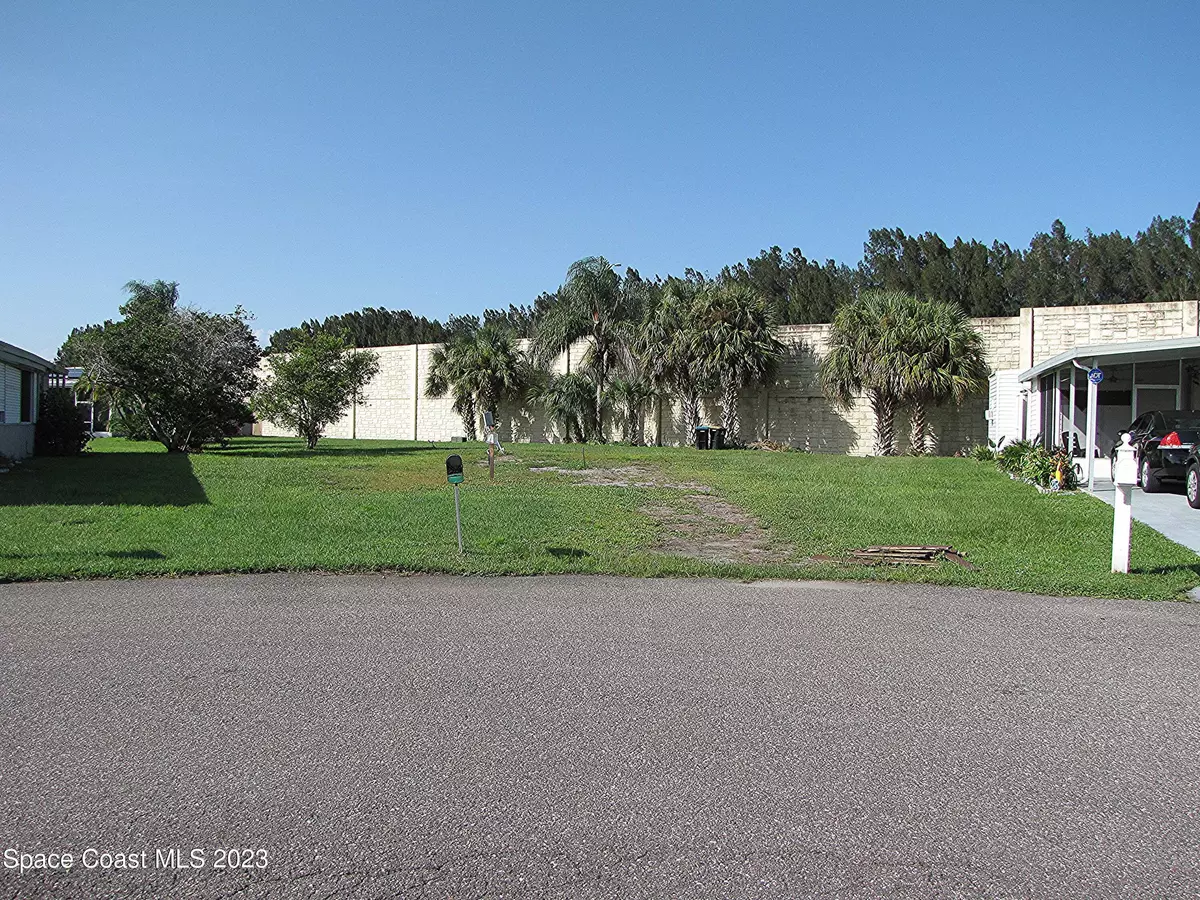 Palm Bay, FL 32907,1285 Dove CT NE