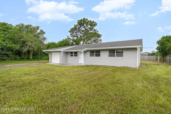 Palm Bay, FL 32907,462 Brookdale AVE NE