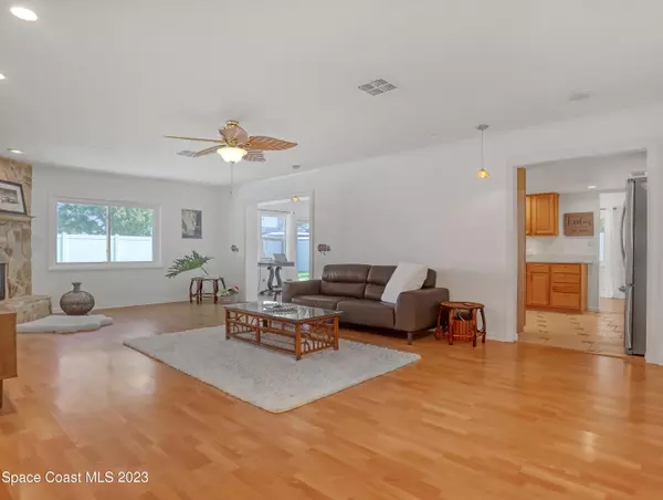 Satellite Beach, FL 32937,310 Maple DR