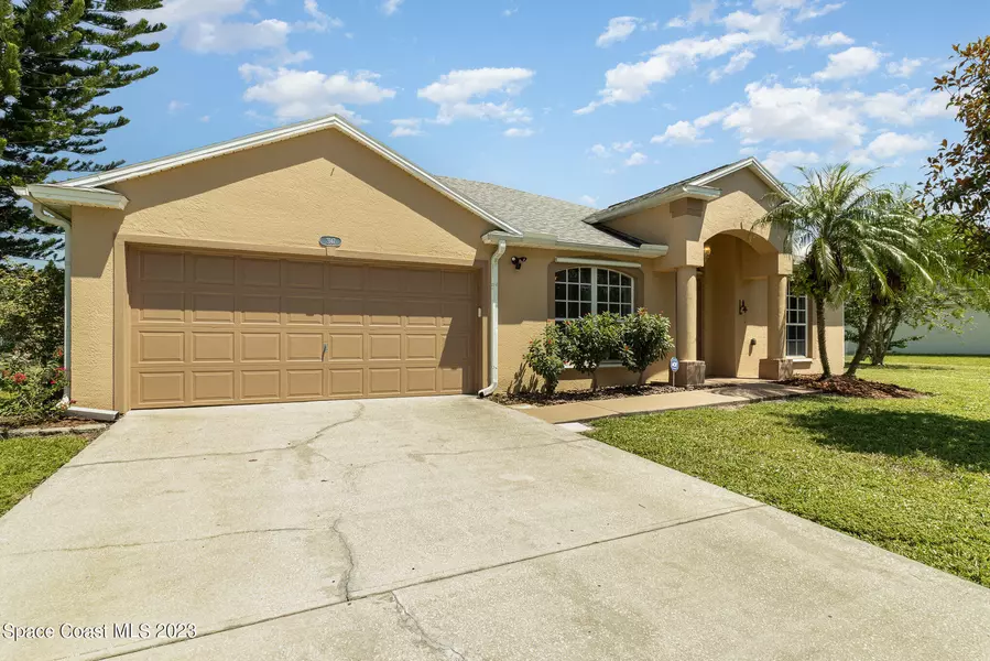 3139 Tropical CIR SE, Palm Bay, FL 32909