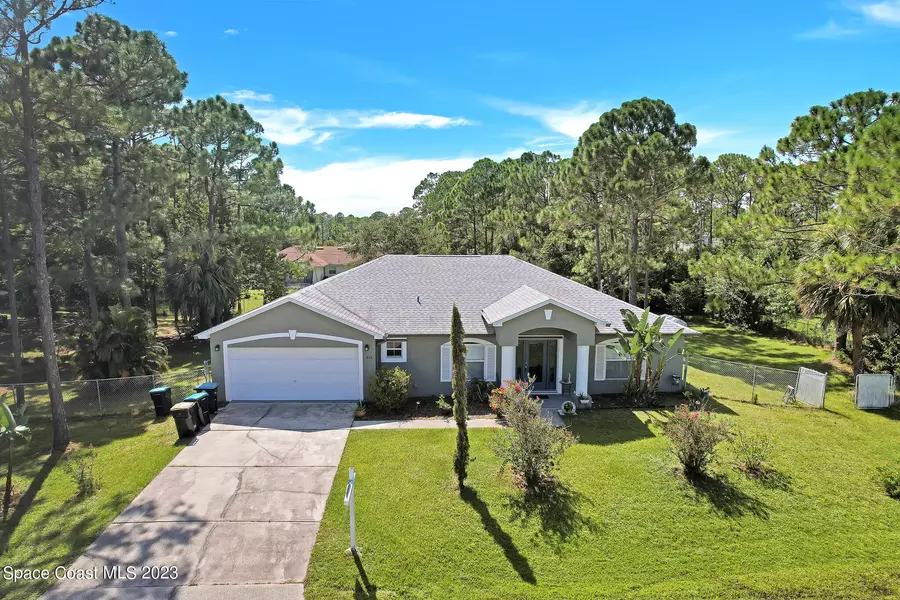 826 Du Bois AVE SE, Palm Bay, FL 32909