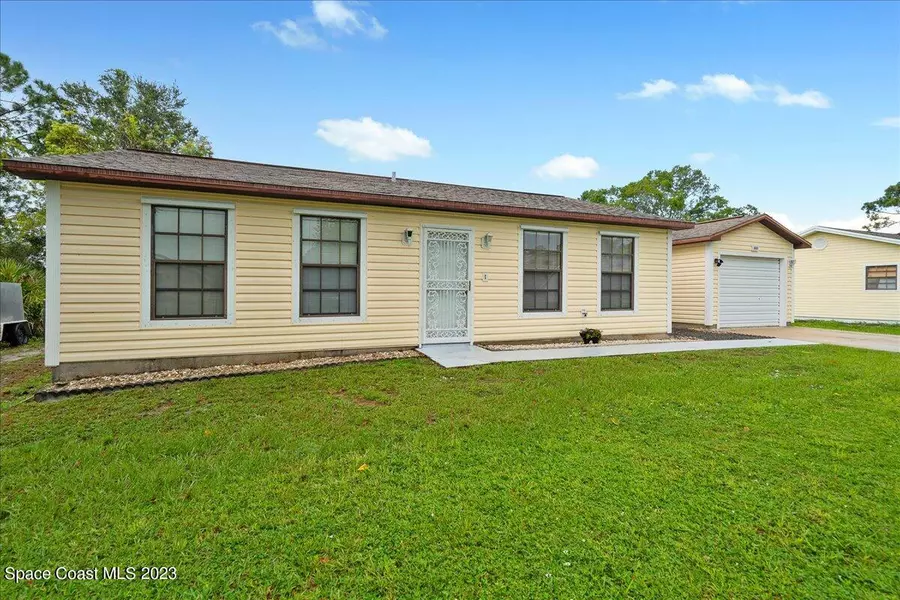 1660 Yahner ST SE, Palm Bay, FL 32909