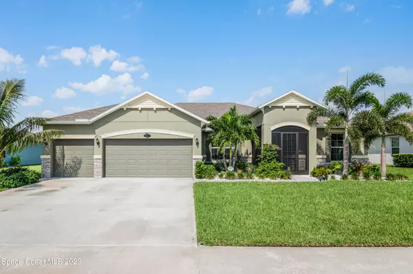 738 Lyndall LN, Palm Bay, FL 32905