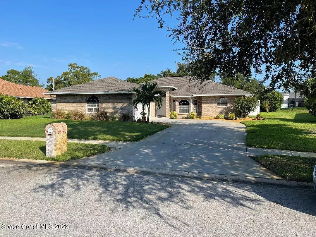 Malabar, FL 32950,1035 Oak Tree PL