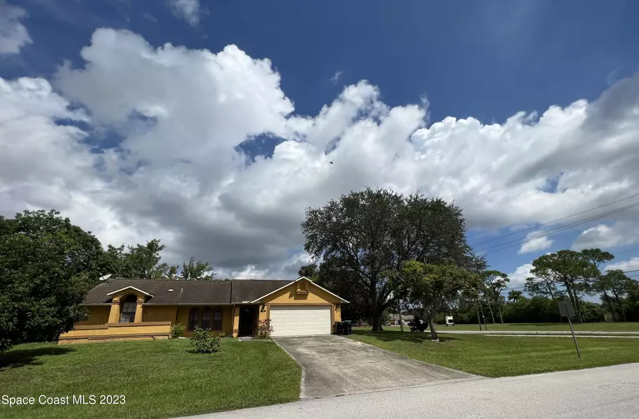 461 Carol DR NE, Palm Bay, FL 32907