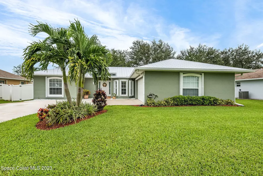 468 Biscayne LN, Sebastian, FL 32958