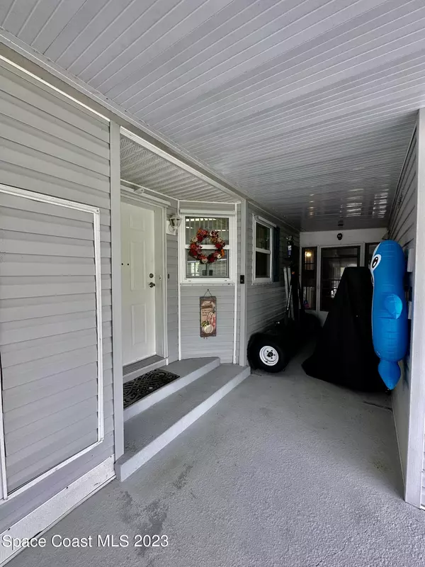 Port St Lucie, FL 34952,3824 Spatterdock LN