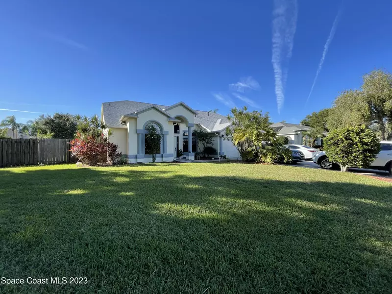 1461 Wellington CIR, Rockledge, FL 32955