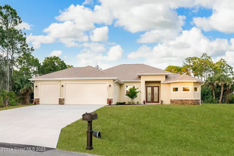 881 Huntington ST NE, Palm Bay, FL 32907