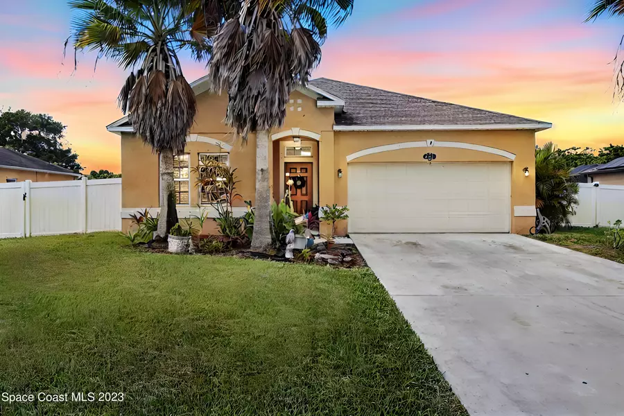 4751 Ashley Lake CIR, Vero Beach, FL 32967