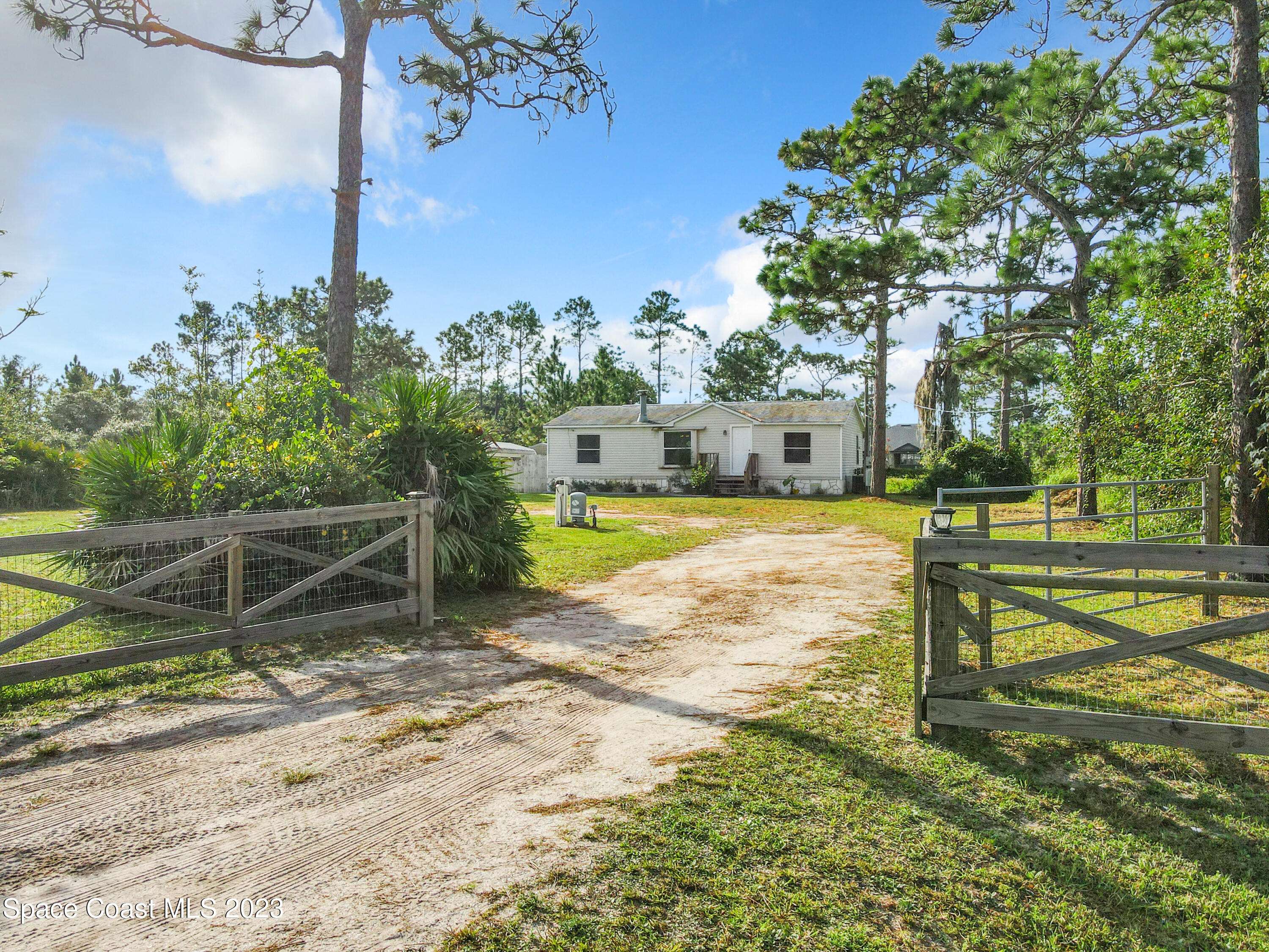 9070 Mercury DR, St. Cloud, FL 34773