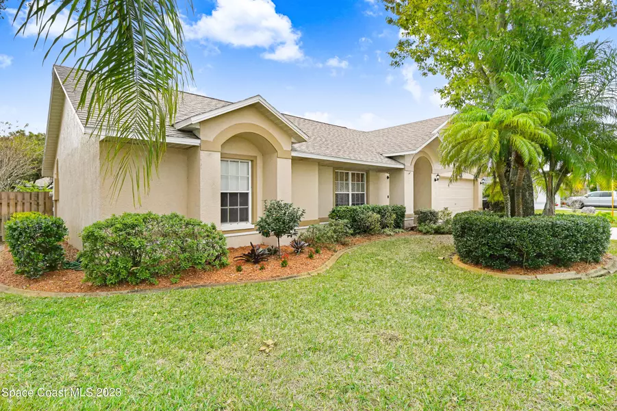 999 Jacaranda CIR, Rockledge, FL 32955