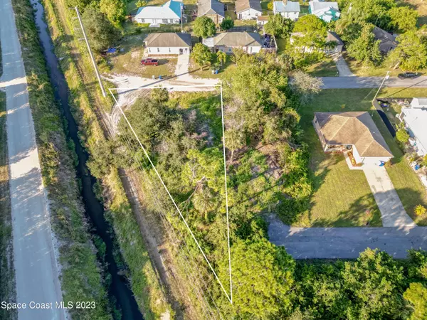 Vero Beach, FL 32962,475 15th ST SW
