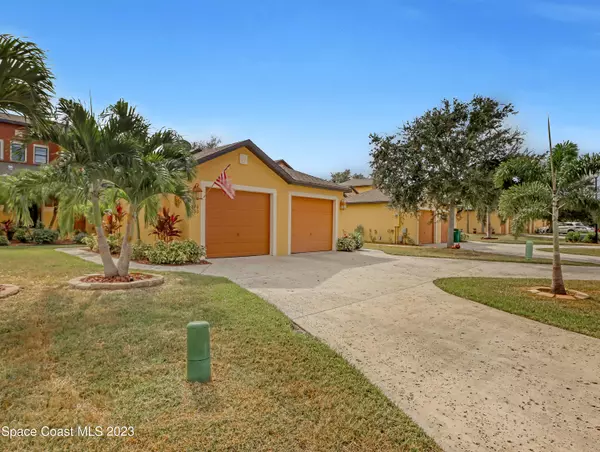 Melbourne, FL 32901,990 Luminary CIR #103