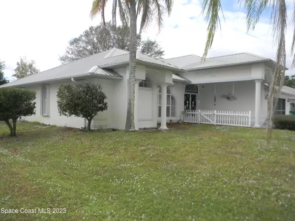 Sebastian, FL 32958,882 Majestic AVE