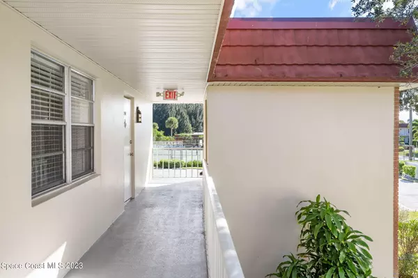 Vero Beach, FL 32962,51 Woodland DR #201