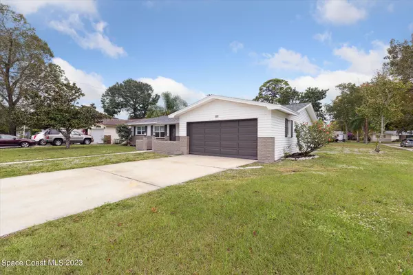 Rockledge, FL 32955,885 Kings Post RD