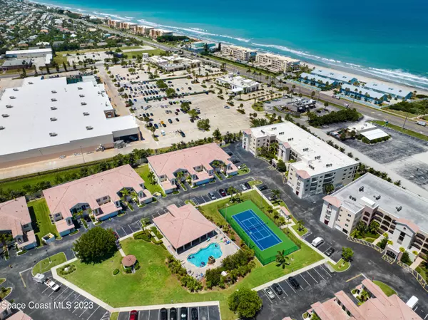 Satellite Beach, FL 32937,127 Lancha CIR #201