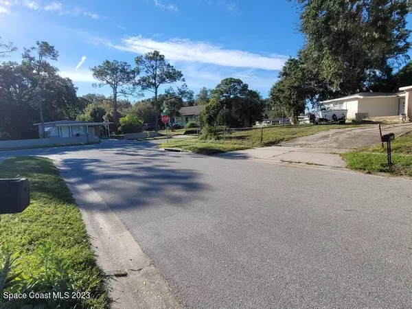 Titusville, FL 32796,305 Elaine DR