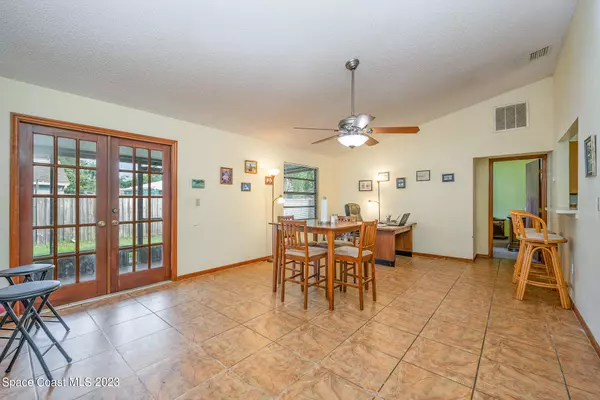 Rockledge, FL 32955,858 Pine Wood