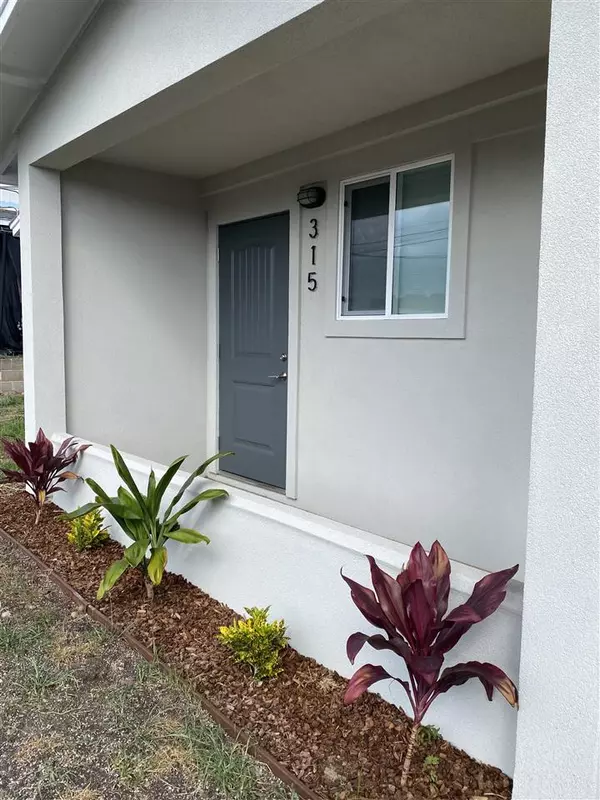 315 Holua Dr, Kahului, HI 96732